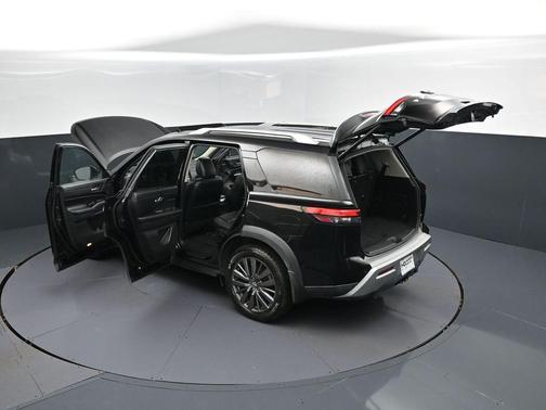 2022 Nissan Pathfinder SL 2WD