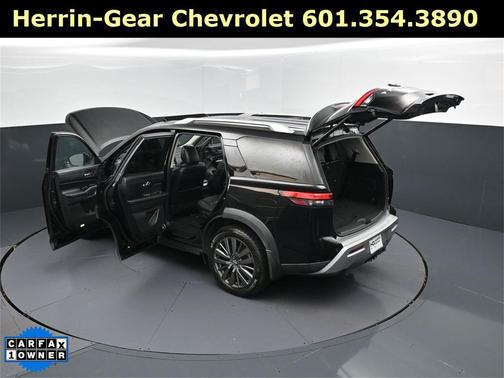 2022 Nissan Pathfinder SL 2WD