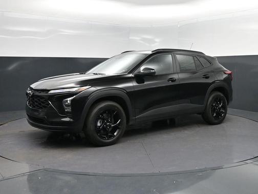 Mosaic Black Metallic 2026 Chevrolet Trax LT