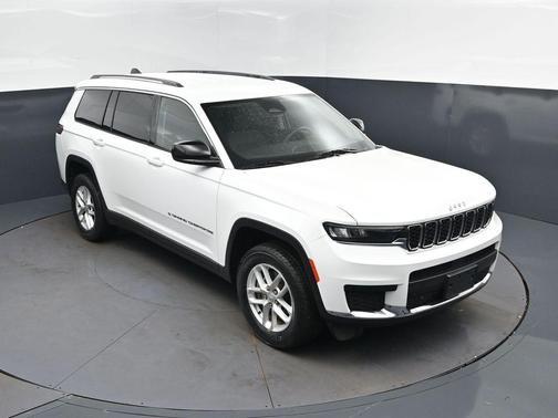 Bright White Clearcoat 2023 Jeep Grand Cherokee L Laredo