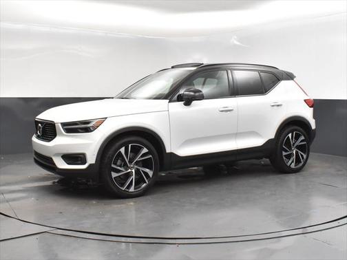 2021 Volvo XC40 T5 R-Design