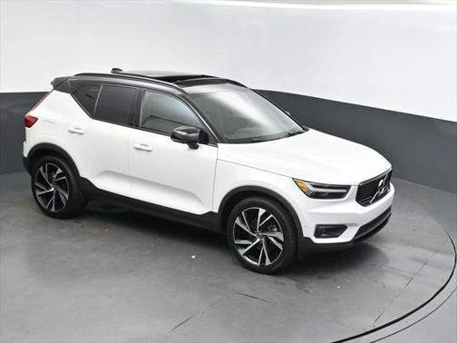 2021 Volvo XC40 T5 R-Design