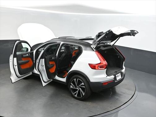 2021 Volvo XC40 T5 R-Design