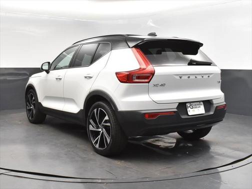 2021 Volvo XC40 T5 R-Design