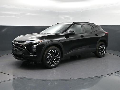 Mosaic Black Metallic 2026 Chevrolet Trax FWD 2RS