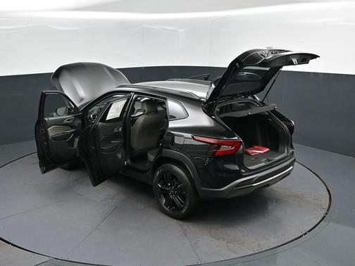 Mosaic Black Metallic 2026 Chevrolet Trax FWD ACTIV