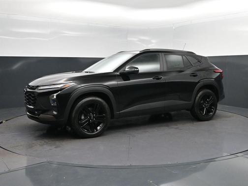 Mosaic Black Metallic 2026 Chevrolet Trax FWD ACTIV