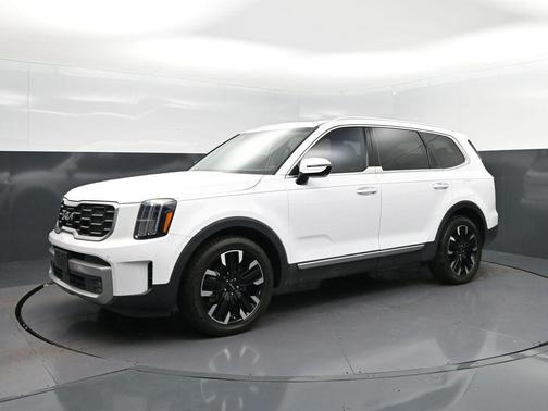 Glacial White Pearl 2023 Kia Telluride SX