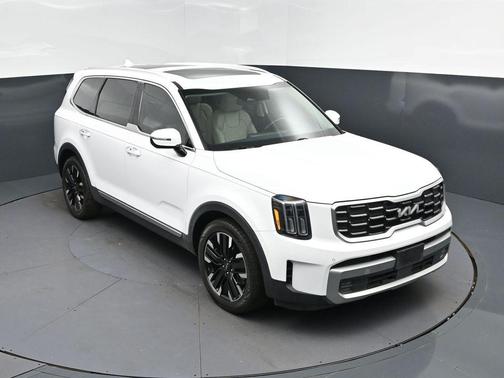 Glacial White Pearl 2023 Kia Telluride SX