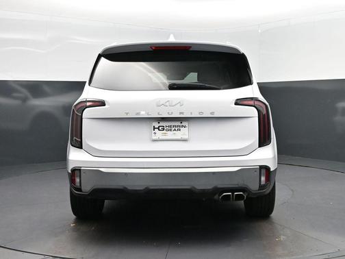 Glacial White Pearl 2023 Kia Telluride SX
