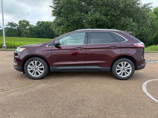 Burgundy Velvet Metallic Tinted Clearcoat 2020 Ford Edge Titanium