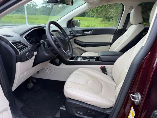 Burgundy Velvet Metallic Tinted Clearcoat 2020 Ford Edge Titanium