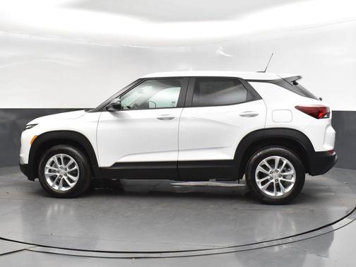 Summit White 2025 Chevrolet Trailblazer LS