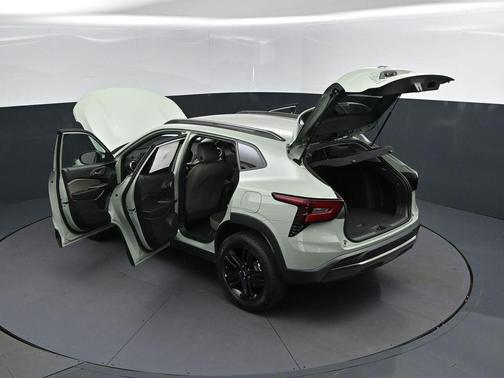 Cacti Green 2026 Chevrolet Trax FWD ACTIV