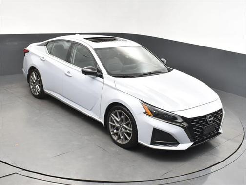 2023 Nissan Altima 2.0 SR