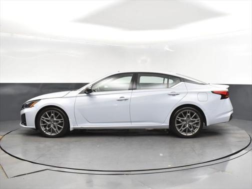 2023 Nissan Altima 2.0 SR