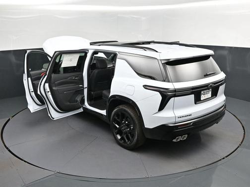 Polar White 2026 Chevrolet Traverse RS
