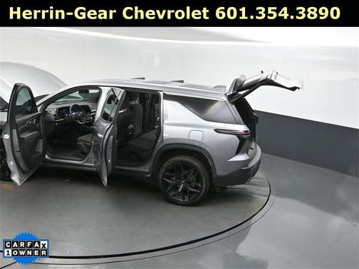 2024 Chevrolet Traverse LS