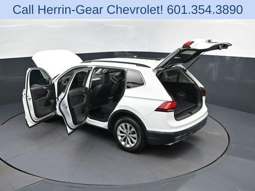 White 2018 Volkswagen Tiguan 2.0T SE