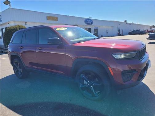 2023 Jeep Grand Cherokee LAREDO
