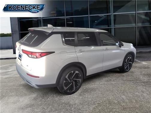 2022 Mitsubishi Outlander SE