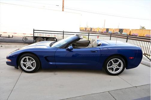 2004 Chevrolet Corvette Base