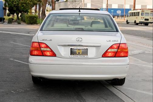 2003 Lexus LS 430 Base
