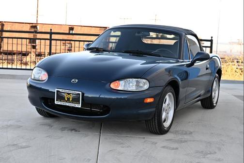 1999 Mazda MX-5 Miata 2D Convertible