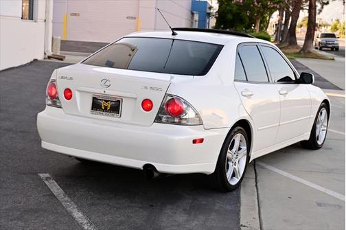 2001 Lexus IS 300 Base