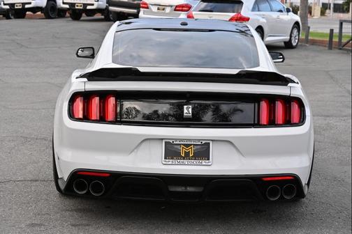 2018 Ford Shelby GT350 Base