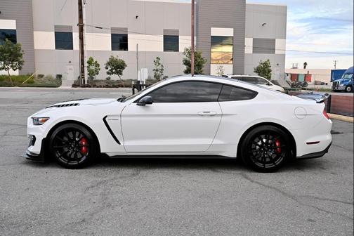 2018 Ford Shelby GT350 Base