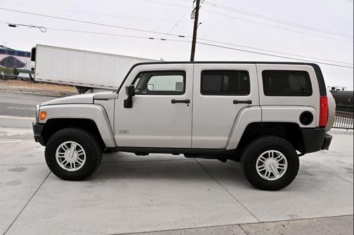 Boulder Gray Mettalic 2006 Hummer H3 Base