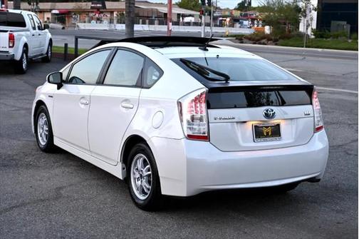 2010 Toyota Prius III