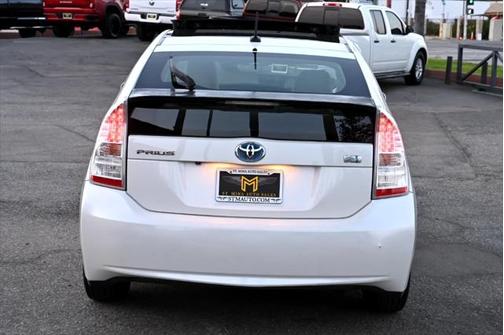 2010 Toyota Prius III