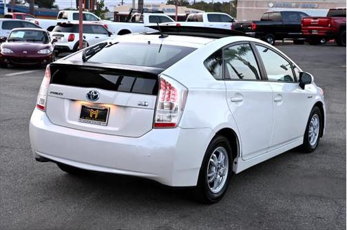 2010 Toyota Prius III