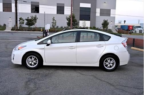 2010 Toyota Prius III