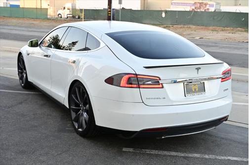 2015 Tesla Model S P90D
