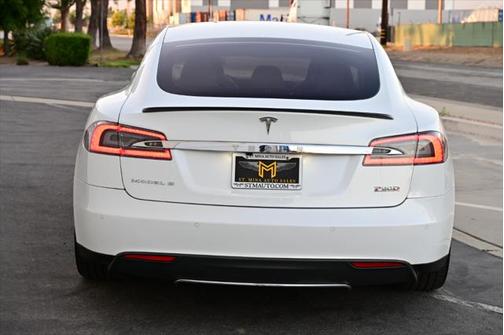 2015 Tesla Model S P90D