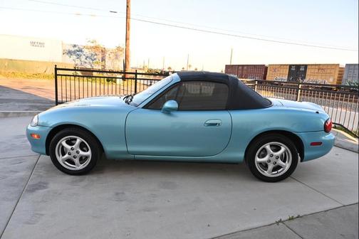 2002 Mazda MX-5 Miata Convertible