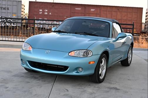 2002 Mazda MX-5 Miata Convertible