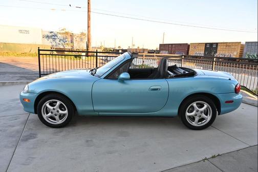 2002 Mazda MX-5 Miata Convertible