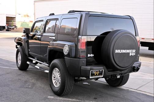 Black 2006 Hummer H3 Base