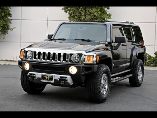 Black 2006 Hummer H3 Base