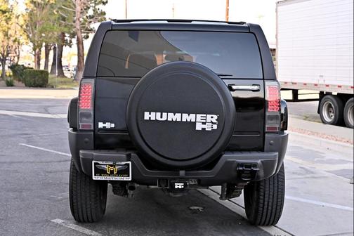 Black 2006 Hummer H3 Base