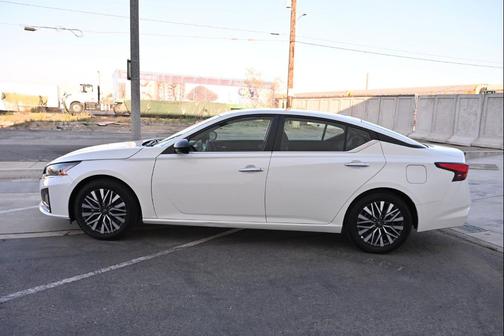 White 2025 Nissan Altima 2.5 SV