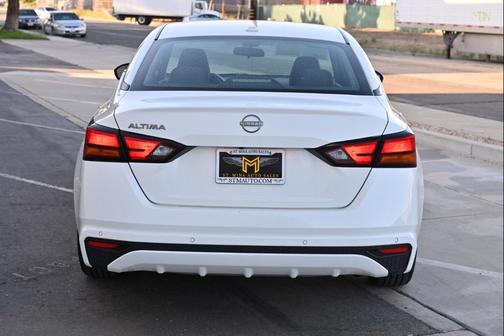 White 2025 Nissan Altima 2.5 SV