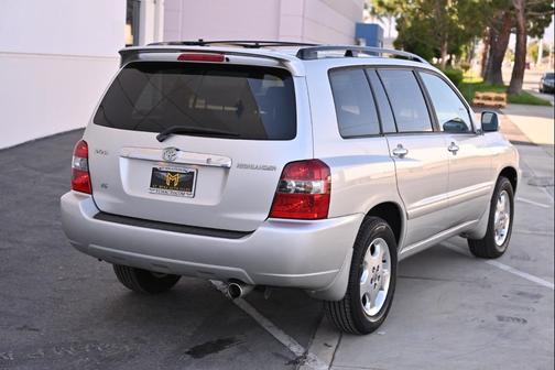Silver Metallic 2006 Toyota Highlander Sport