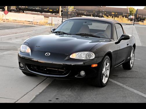 Brilliant Black 2001 Mazda MX-5 Miata LS Convertible