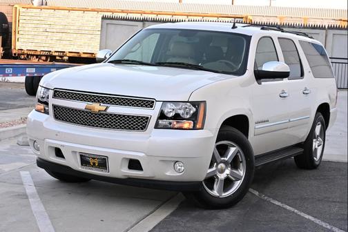 White Diamond Tricoat 2013 Chevrolet Suburban 1500 LTZ