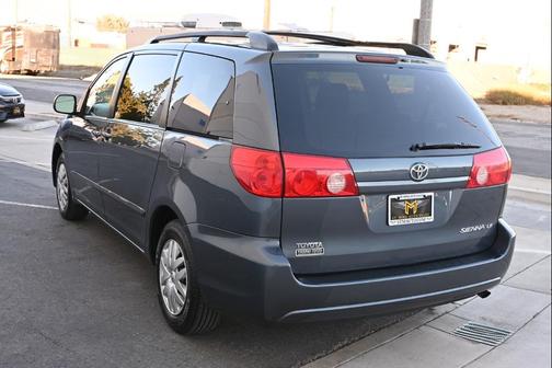 2010 Toyota Sienna LE